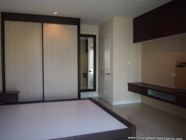 Beautifully decorated town home for rent in Urbana 2