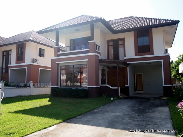 New 3 Bedroom Home overlooking Koolpunt Golf Course