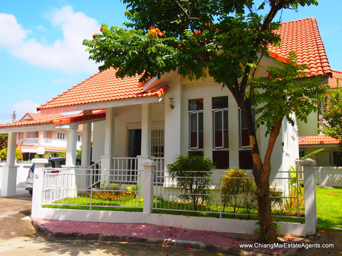 3 Bedroom Bungalow for sale in Koolpunt Ville 9