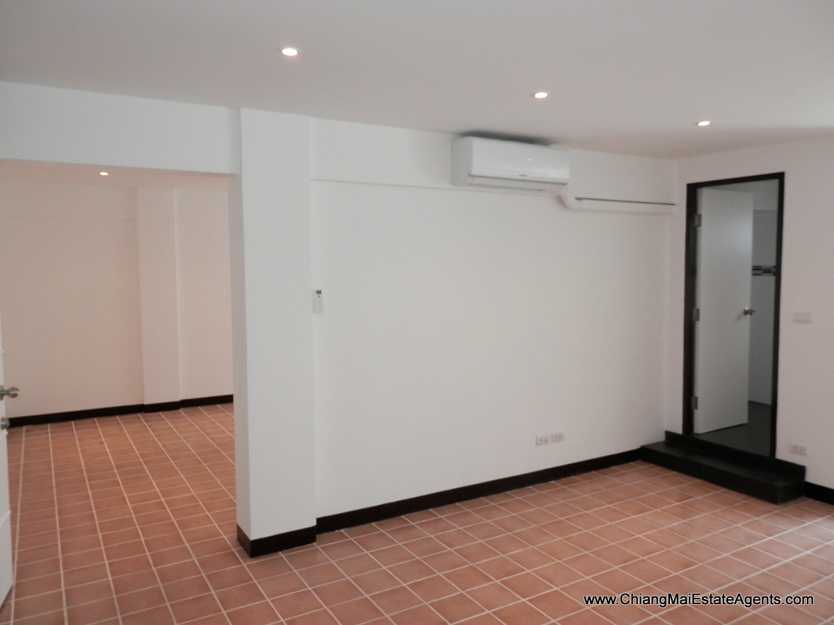 REDUCED: Newly Renovated 1 Bed Condo in PP Condominium