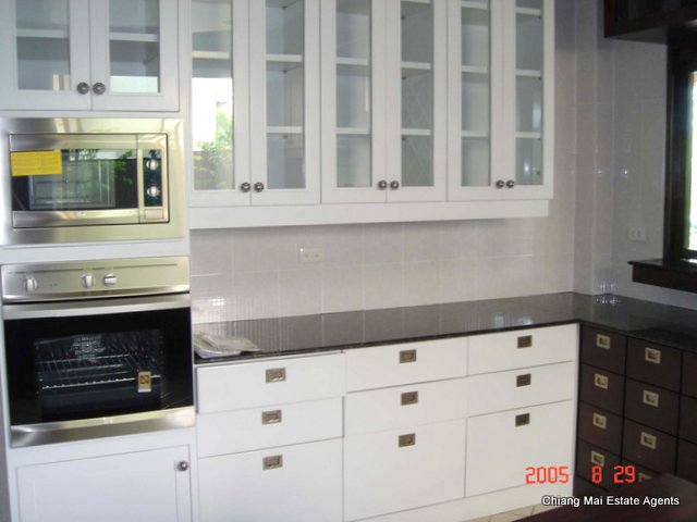 5 Bedroom House for Rent in Lanna Tara