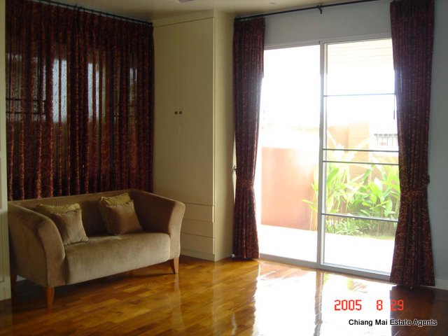 5 Bedroom House for Rent in Lanna Tara