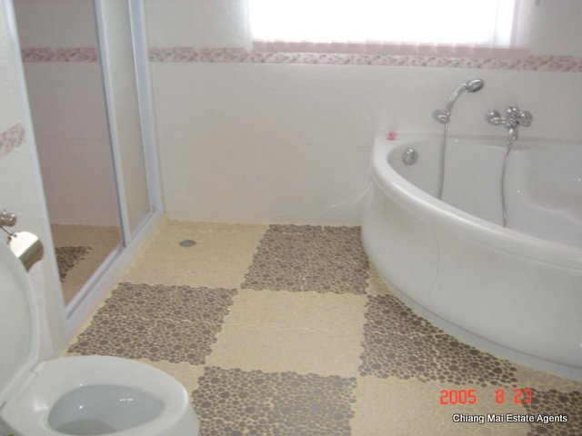 5 Bedroom House for Rent in Lanna Tara