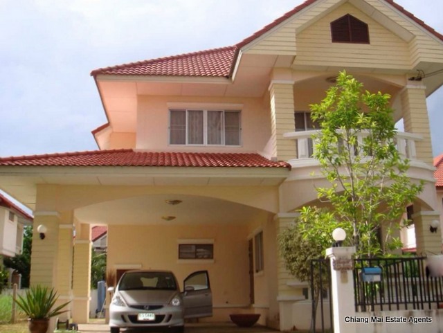 Absolutely Appealing 3 Bed/3 Bath Home with Large Garden for Rent