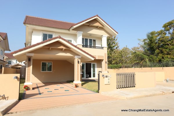 4 Bed Home with Large Garden in Sansaran