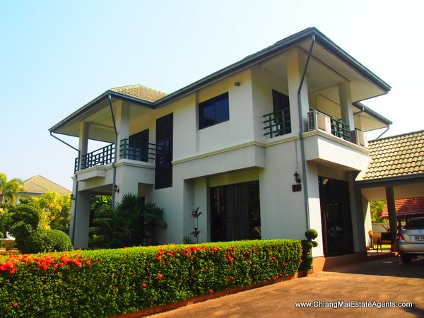 Home For Sale in Pinery Home