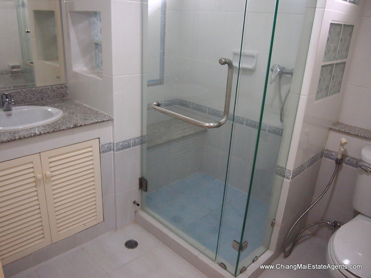 4 Bedroom Home in Land and House