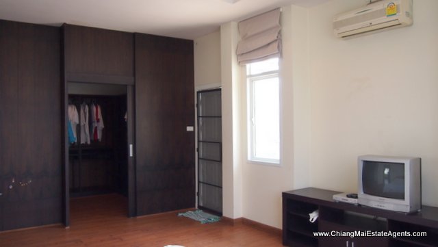 Custom 4 Bd, 3 Bth Home For Sale