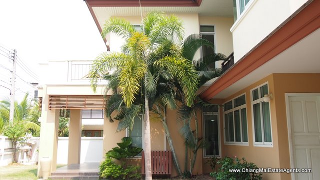 Custom 4 Bd, 3 Bth Home For Sale