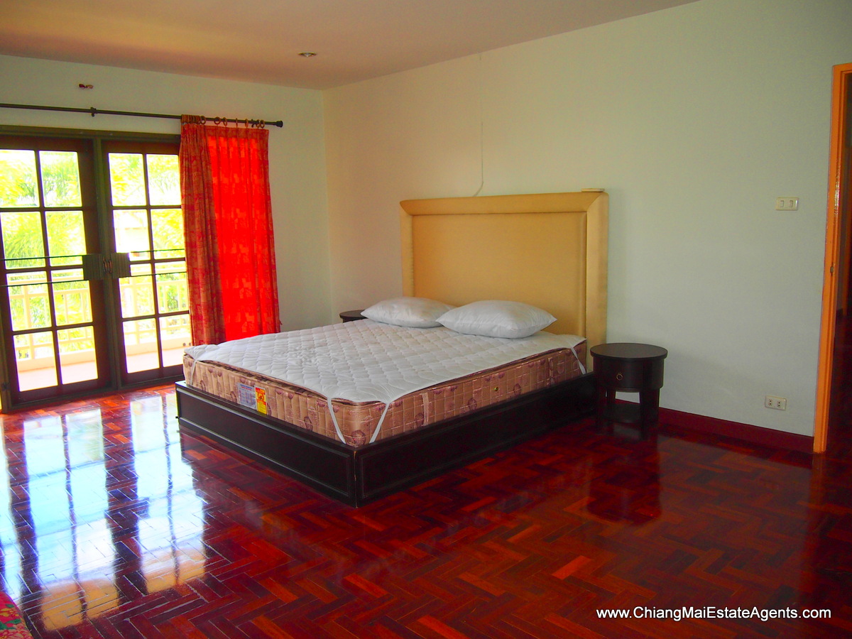 5 Bedroom Home in Hang Dong