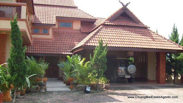 4 Bd, Home, 2 Bd. Bungalow and 4 Guest Bungalows in San Pa Tong
