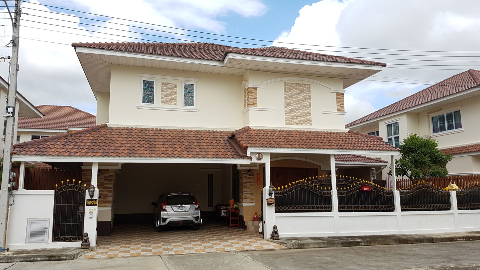 House For Sale In Sriwarai 4
