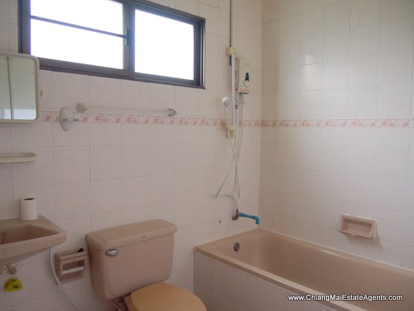 2 Houses For Rent and Sale in Moo Baan Nai Fun