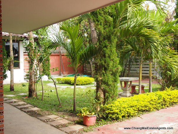 2 Houses For Rent and Sale in Moo Baan Nai Fun