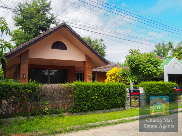 Bungalow in Moo Baan Wangtan for Rent