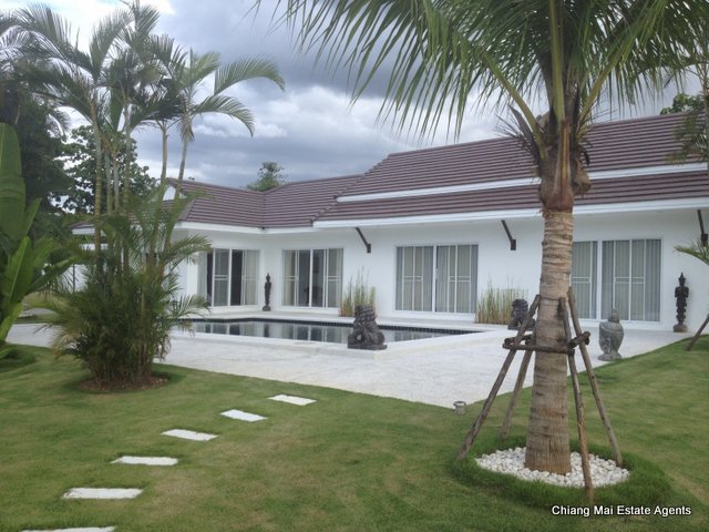 Wonderful 3 Bedroom/ 2 Bathroom Bungalow For Sale With Private Swimming Pool
