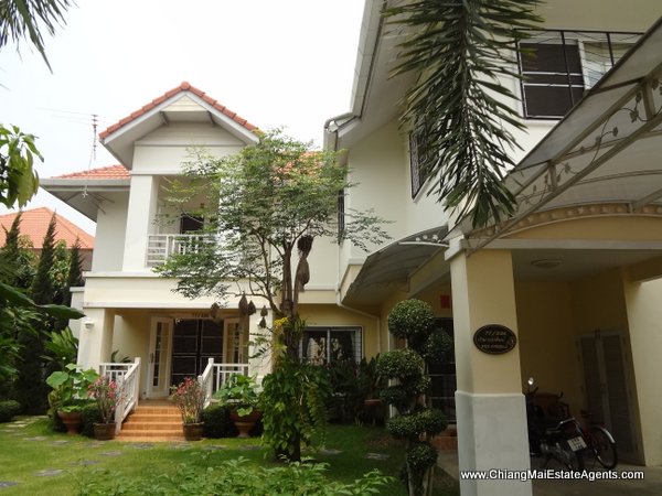 3 Bedroom Home in Koolpunt Ville 9