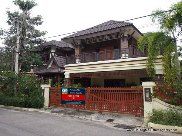 6 Bedroom Home for Sale in Koolpunt Ville 5