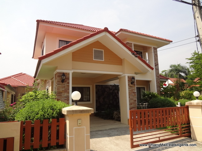 4 Bed Rental in Saraphi