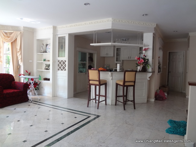 Beautiful 4 Bedroom house for rent in Hang Dong