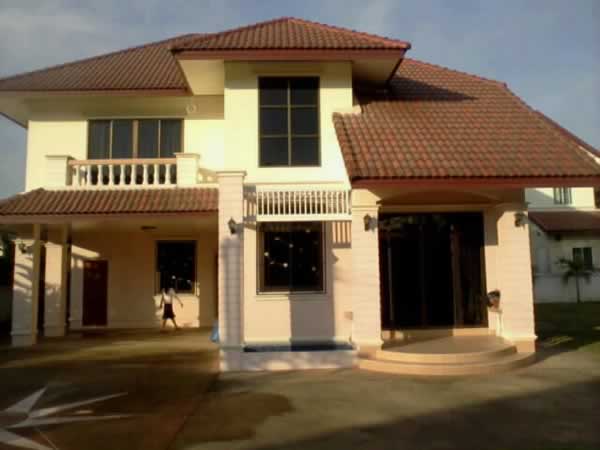 3 Bedroom House with Large Garden