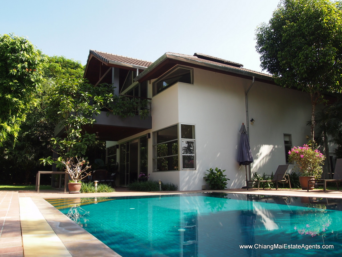 Fantastic Home with Pool in Hang Dong