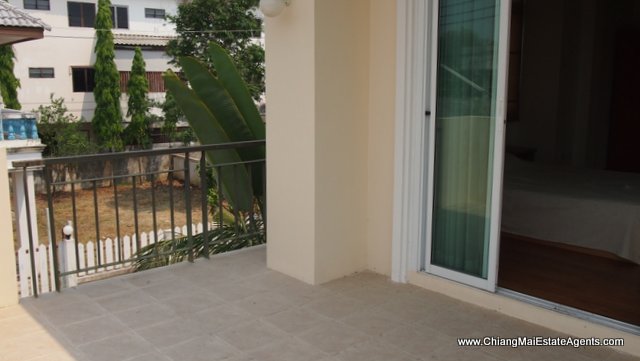 Custom 4 Bd, 3 Bth Home For Rent