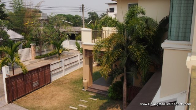 Custom 4 Bd, 3 Bth Home For Rent