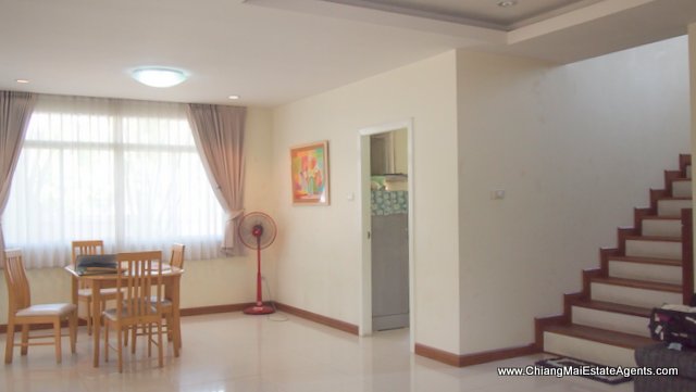 Custom 4 Bd, 3 Bth Home For Rent