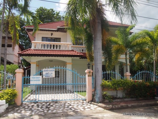 2 Story House For Rent in Mae Hia
