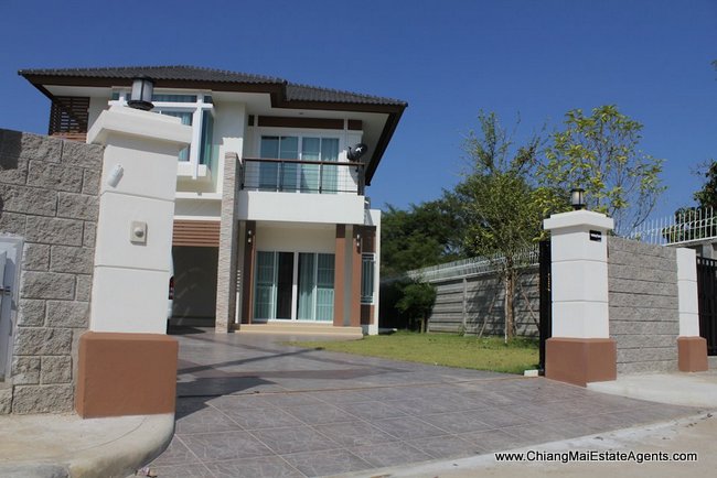 Nicely Furnished 3 Bed in San Kamphaeng