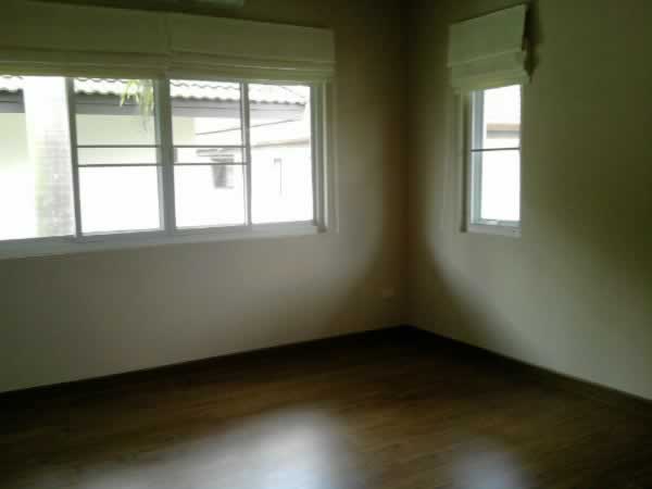 Spacious Luxury in Hang Dong