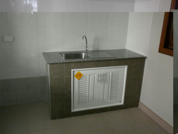 Spacious Luxury in Hang Dong
