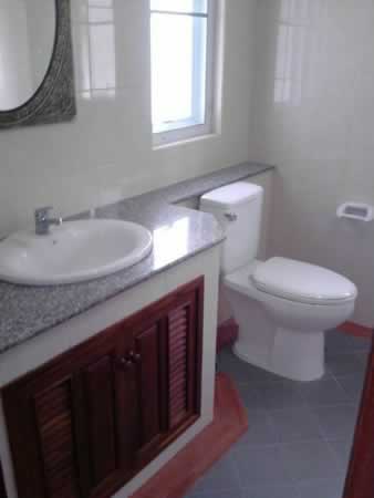 Spacious Luxury in Hang Dong