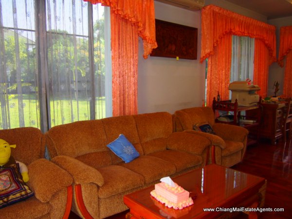 House with Large Garden in Pinery Home