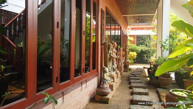 Traditional Lanna Home for Rent in Hang Dong