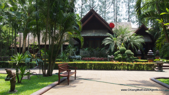 Stunning Teak Home in Saraphi