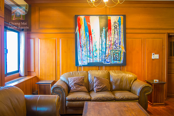 Gorgeous Teak 2 Bedroom Condo For Rent
