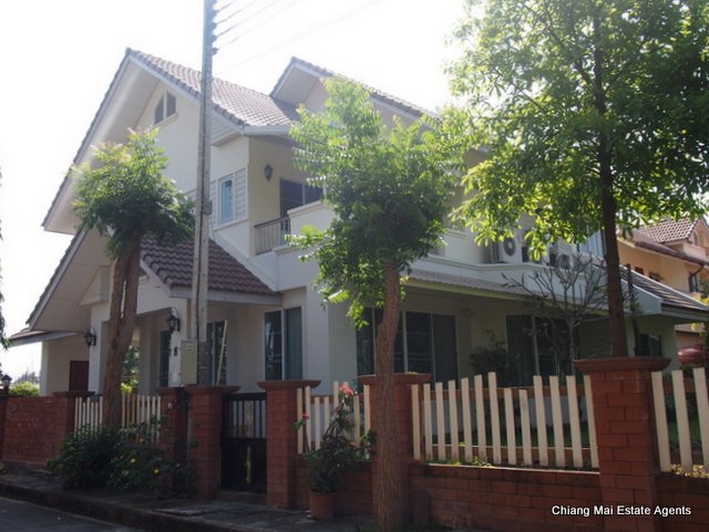Luxurious 4 Bed/ 4 Bath Home For Rent