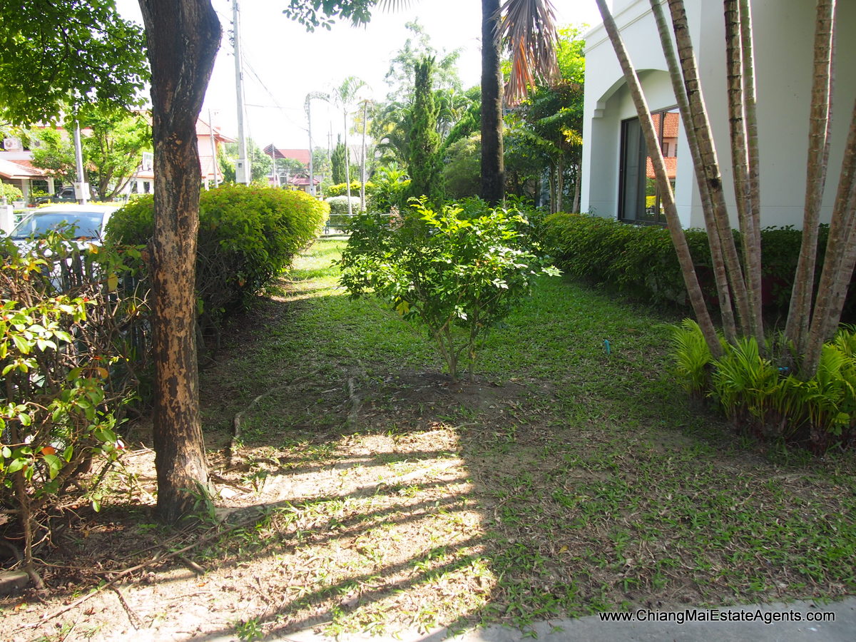 Large 3 Bedroom Home in Moo Baan Nai Fun