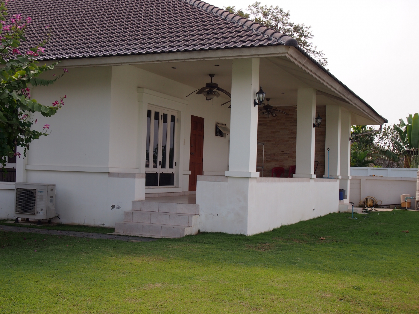 Spacious 3 bedroom home for Sale in Moo Baan Thannaboon
