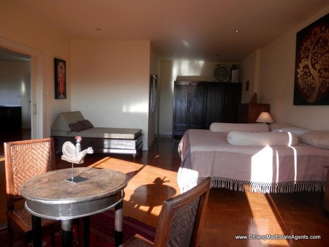 Large Riverside Condo For Rent