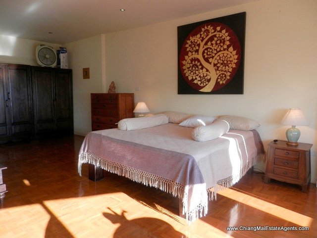 Large Riverside Condo For Rent