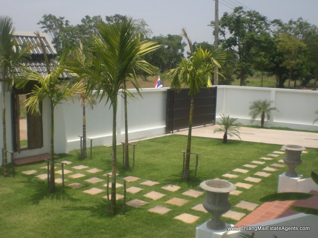3 Bd, 2 Bth Colonial Style Home for Sale