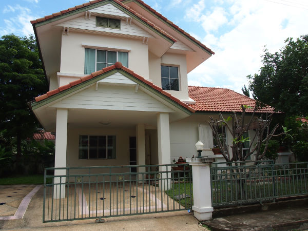 Spacious 3 Bedroom in Sri Walee