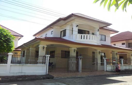 4bedrooms house for rent