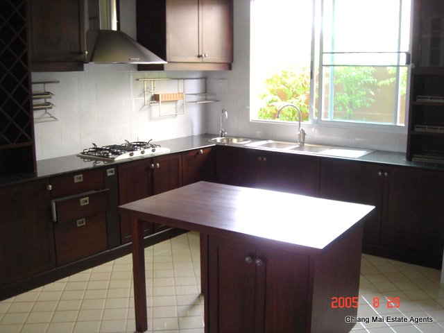 5 Bedroom House for Sale in Lanna Tara