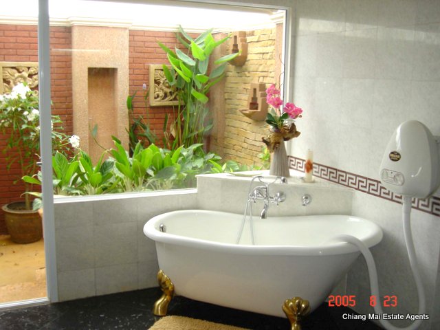 5 Bedroom House for Sale in Lanna Tara