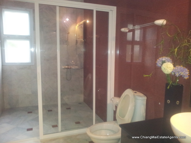 House for rent with swiming pool.