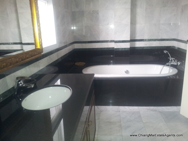 House for rent with swiming pool.